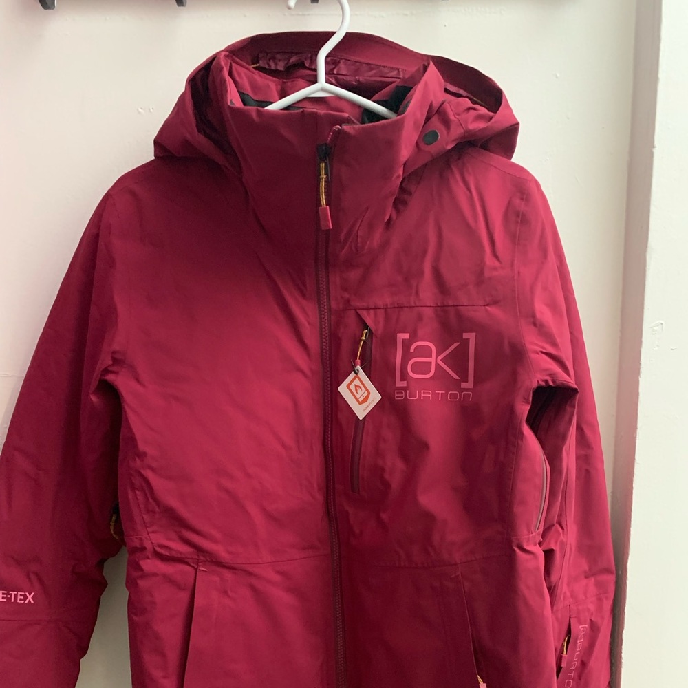 Brand new women’s burton AK Gore Jacket. Tags still attached.